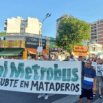 Manifestaciones en el Metrobús de Avenida Alberdi: Vecinos Movilizados