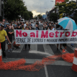 El polémico Metrobús en Avenida Alberti: Conflictos y destapes de campaña
