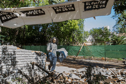 Villa Ortúzar en pie de lucha: la demolición del Galpón Cultural desata indignación entre los vecinos
