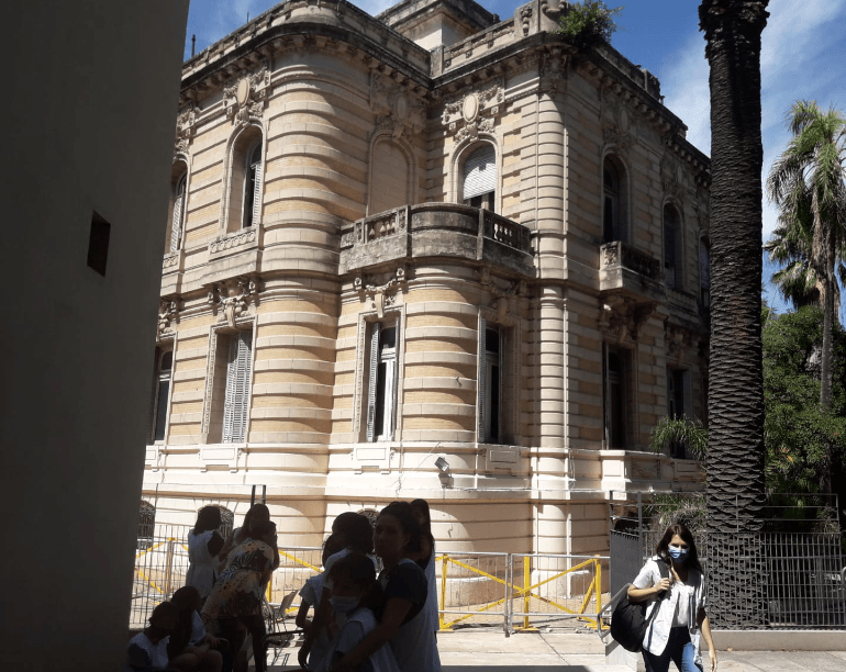¿Un Museo del Vino en un Patrimonio Escolar? La Lucha de la Comunidad Sorda