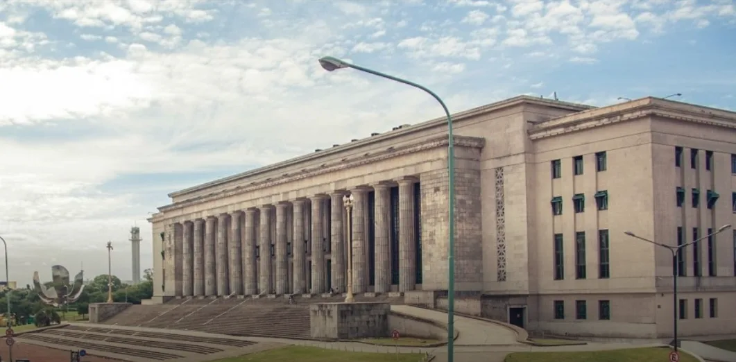 La Universidad y su Rol en la Sociedad: Más Allá de la Formación Académica