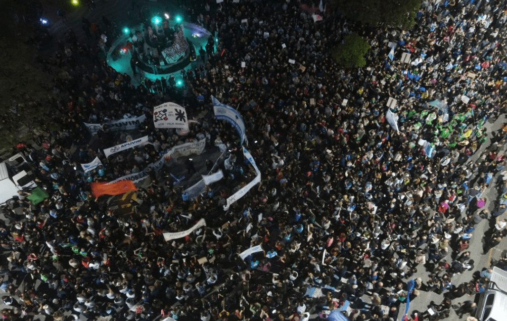 Multitudinaria Marcha Federal por la Educación Pública: Un Grito de Resistencia y Lucha