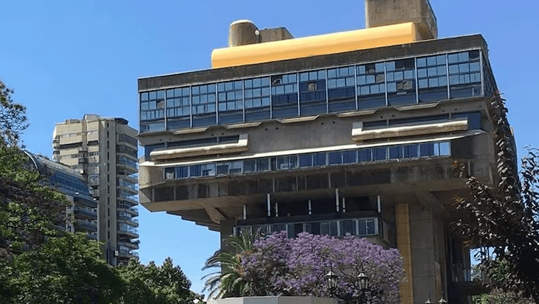 La Cultura en Jaque: Despidos en la Biblioteca Nacional y la Agenda de Javier Milei