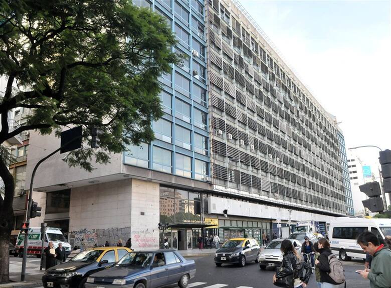El Edificio del Plata: Un Símbolo de Privilegios y Negocios Inmobiliarios En Buenos Aires
