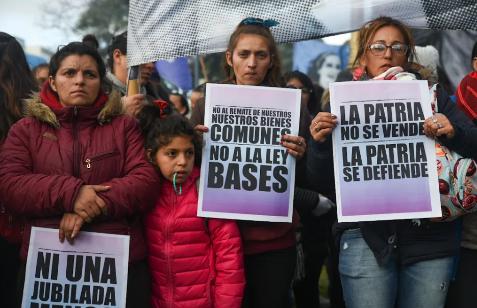 El Ajuste Inhumano del Gobierno: Entre Promesas Rotos y Realidades Crueles