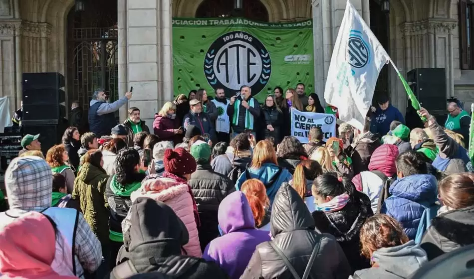 Paro y Movilización en el Ministerio de Hacienda: Voces de los Trabajadores