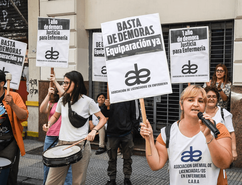 Enfermería a un Paso del Reconocimiento Profesional: Un Proyecto Consensuado en la Legislatura Porteña