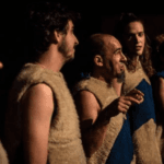 Descubriendo la Historia en el Teatro del Pueblo: “Érase”, una Relectura Inconformista