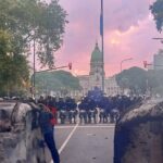 Represión y resistencia en la Plaza del Congreso: Un análisis de la protesta social