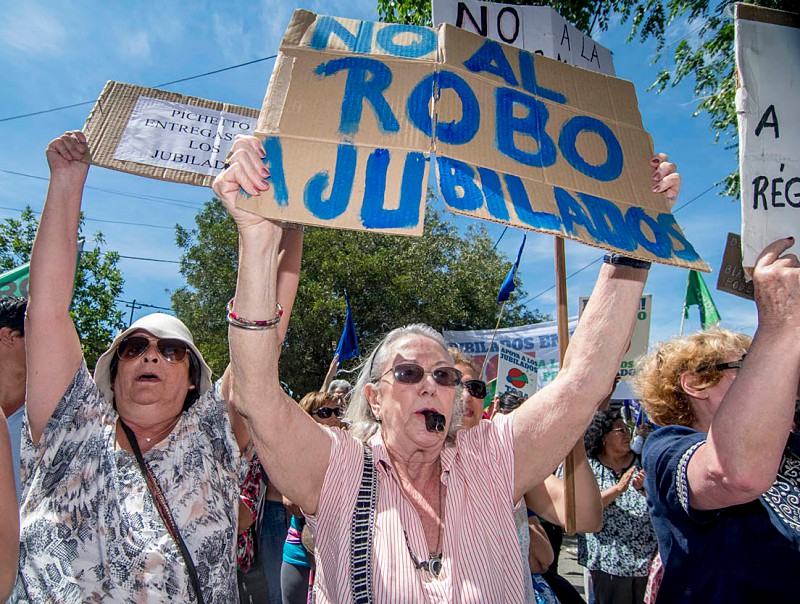 Buenos Aires: Los Miércoles de Lucha de los Jubilados Frente al Congreso