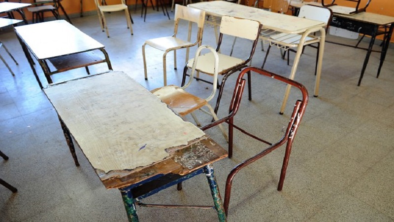 La Crisis en la Educación Pública: Infraestructuras Derrumbadas y el Papel del Gobierno