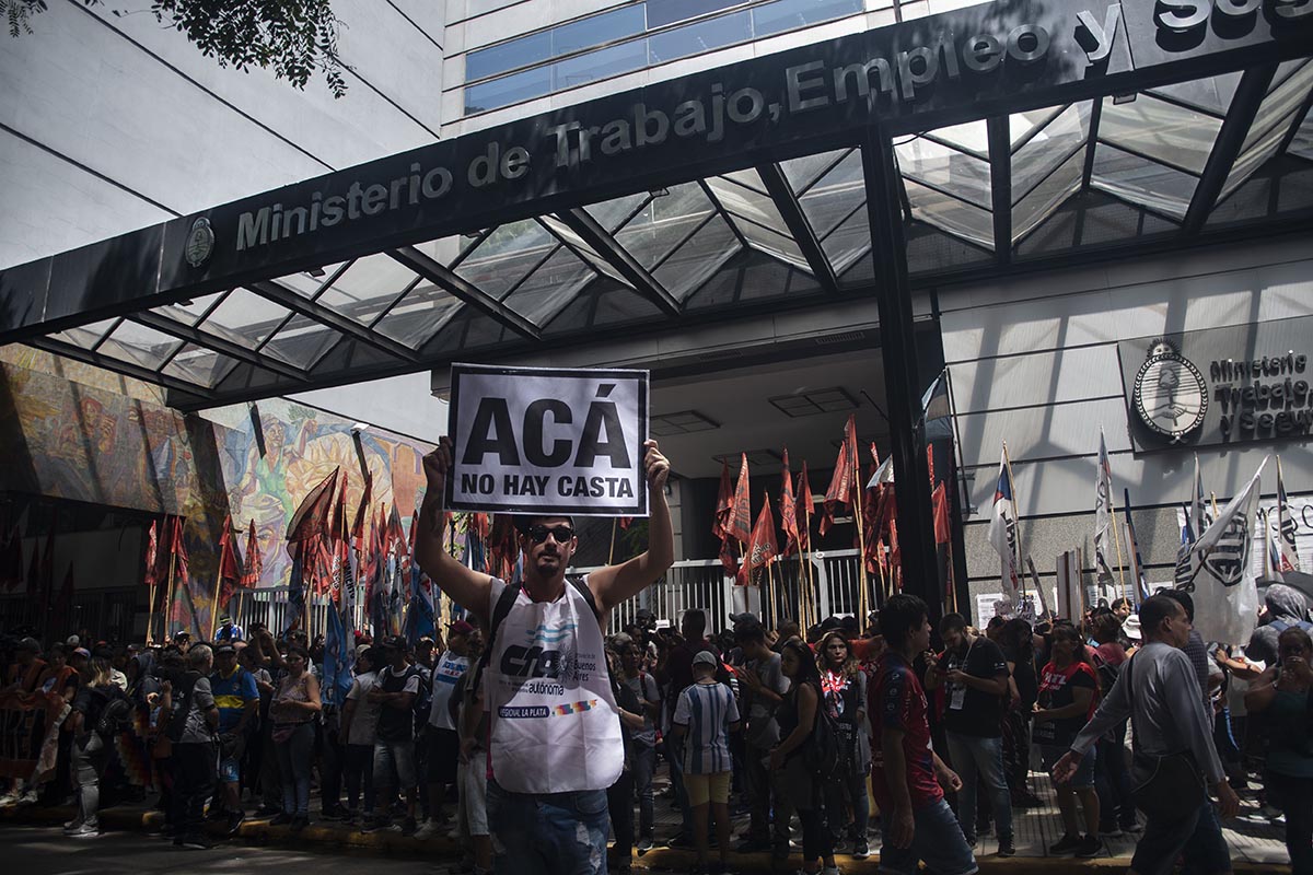 Protesta frente a la Secretaría de Trabajo en defensa del empleo y la justicia social