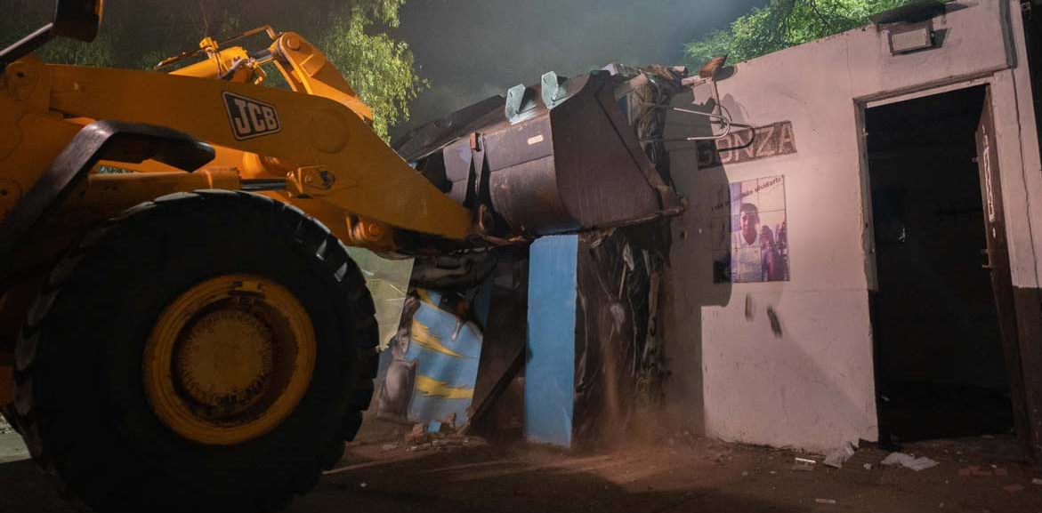 Buenos Aires en Tiempos de Crisis: La Demolición de un Centro de Jubilados y el Rol del Estado