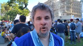 Argentina en Tensión: La Delegación Gubernamental Busca Rescate en Estados Unidos