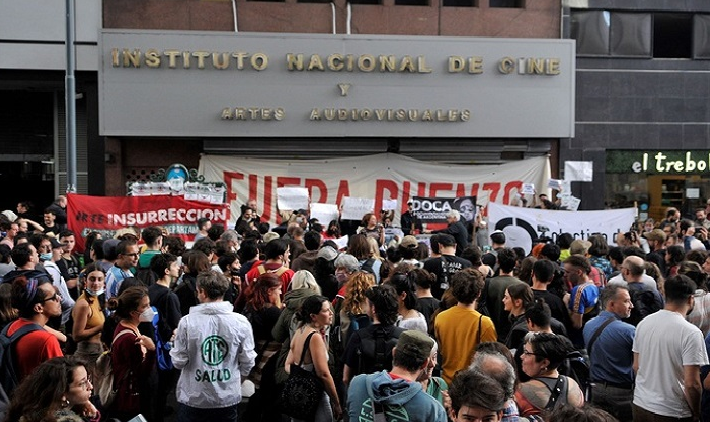 Cierre y privatización de CineAr: El golpe a la cultura argentina se siente en el INCAA