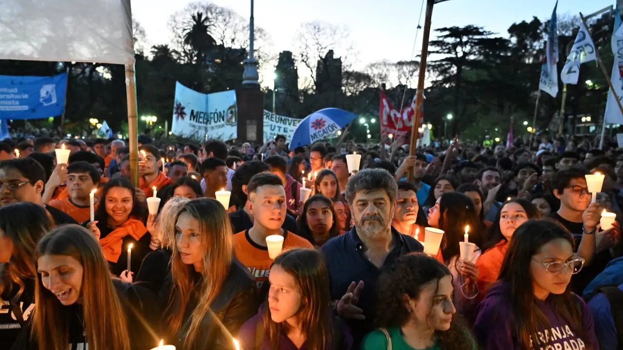 Impactante Marcha Universitaria Lucha por la Educación en Buenos Aires