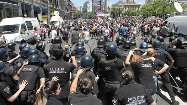 Buenos Aires: Una Ciudad en el Límite de la Seguridad y la Exclusión